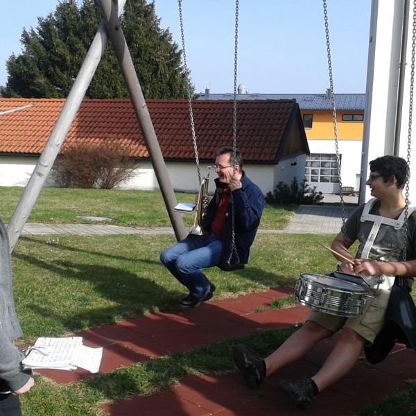 Musikalisches Spiel am Spielplatz