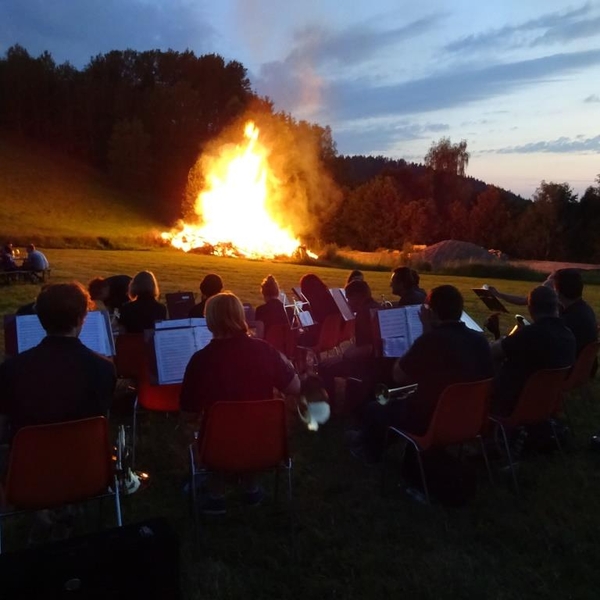 Dämmerschoppen vor dem Feuer