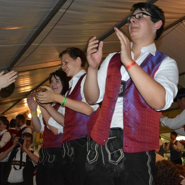 Gute Stimmung im Festzelt